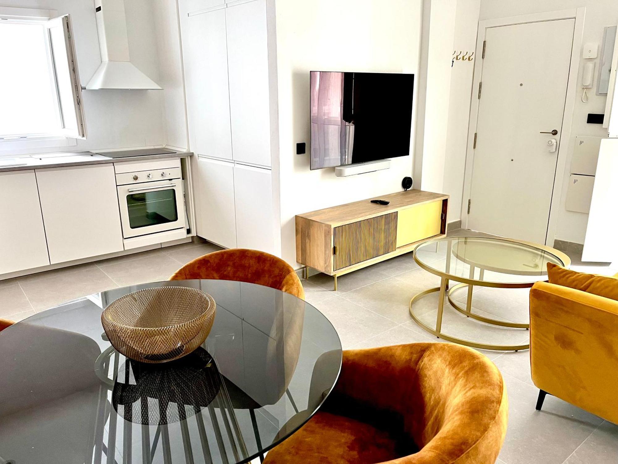 Apartamento Nuevo Con Localizacion Excepcional * Cadiz